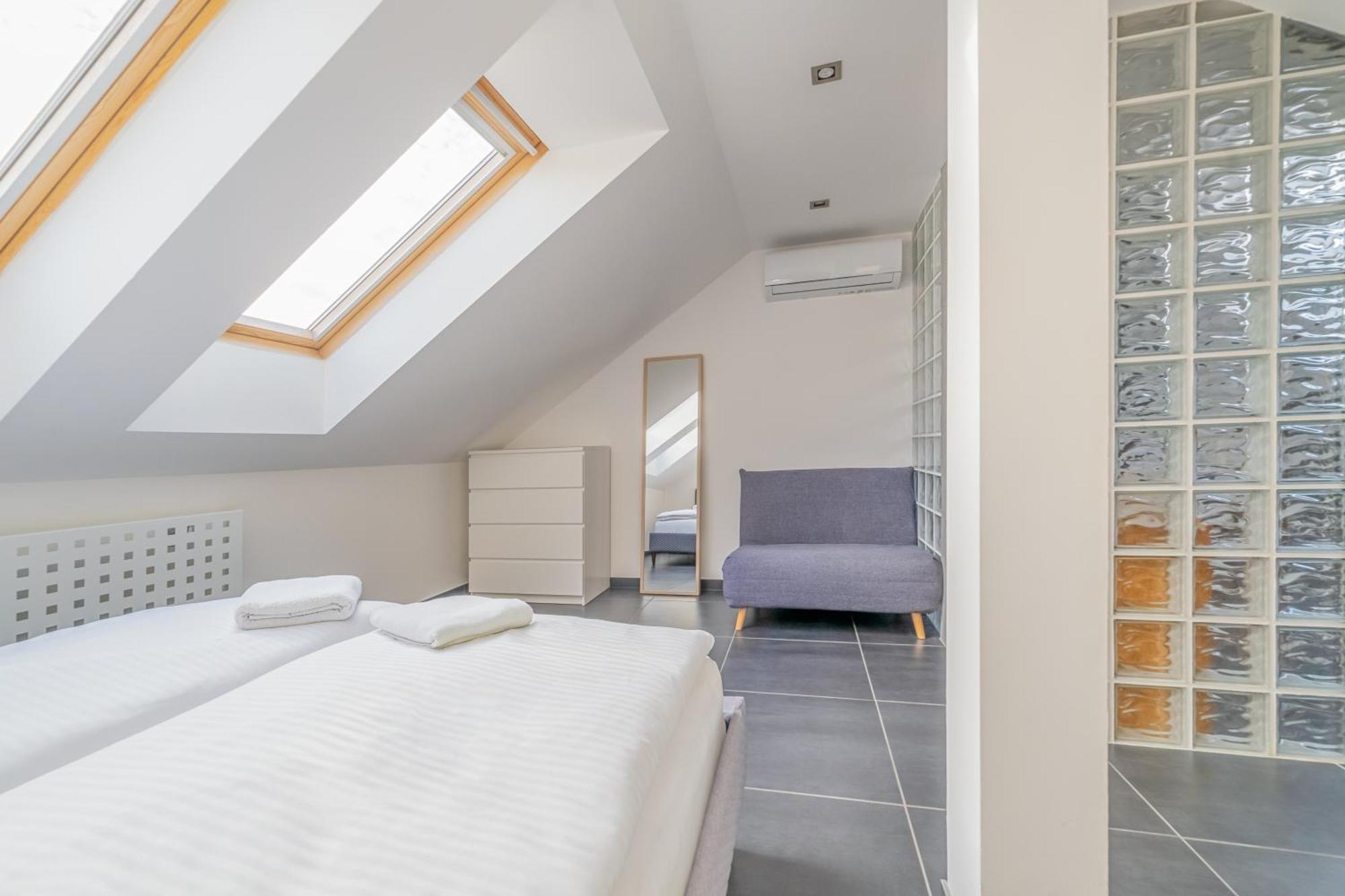 Modaloft Duplex By Rentez Apartament *